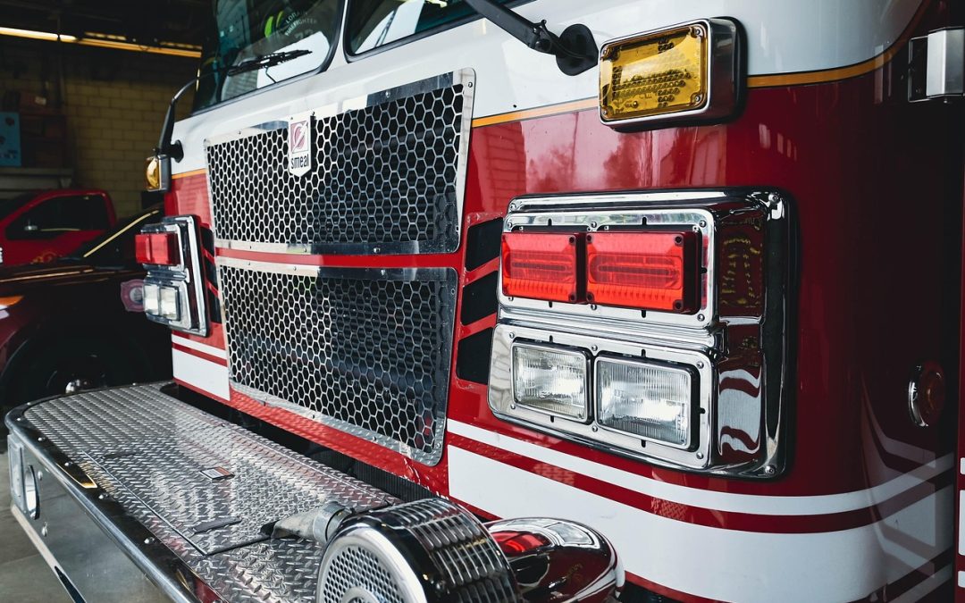 Dinas Damkar Kotabaru Hapus Sarang Tawon di Jalan Protokol